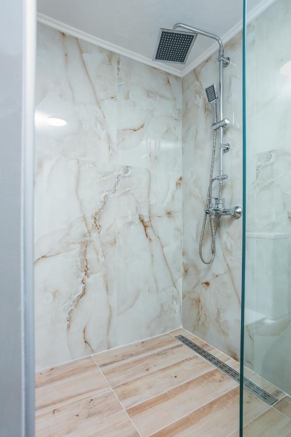 Luxury Downtown Apartment Z1 سالونيك المظهر الخارجي الصورة
