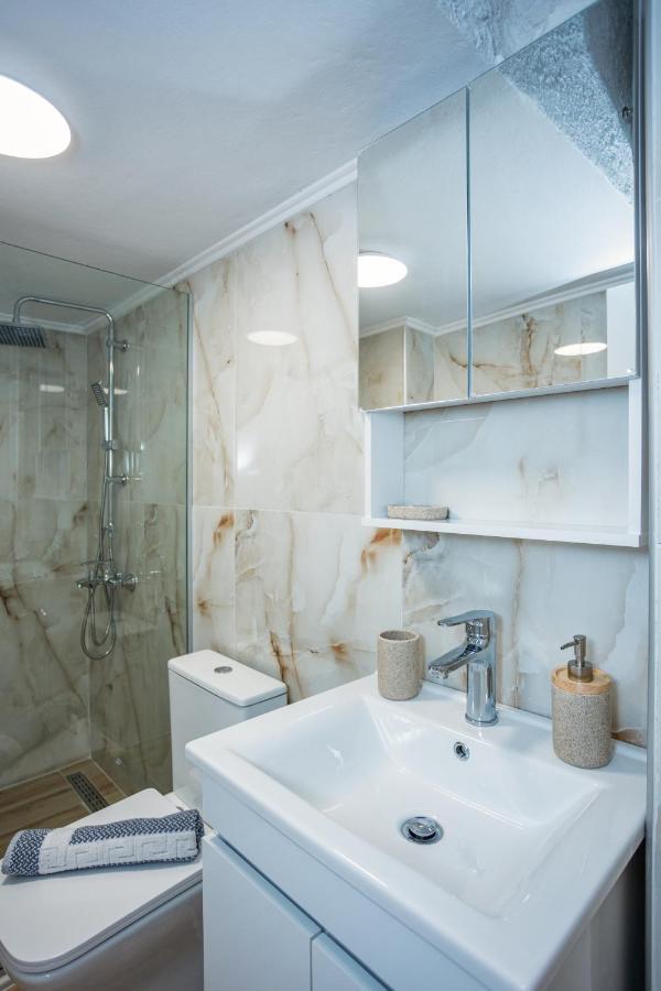 Luxury Downtown Apartment Z1 سالونيك المظهر الخارجي الصورة